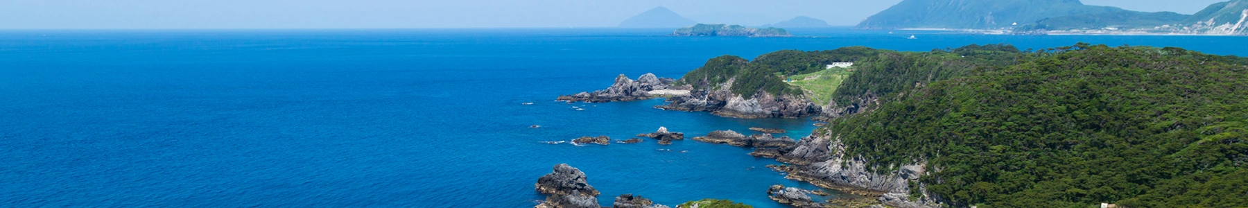 Venture beyond the city to the resort area of “eternal springtime”
Explore Tokyo’s remote islands