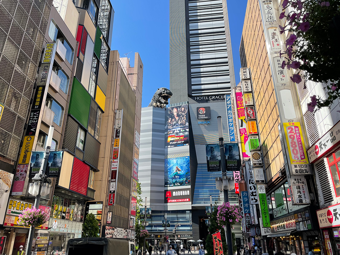 新宿東宝ビル（ゴジラヘッド）