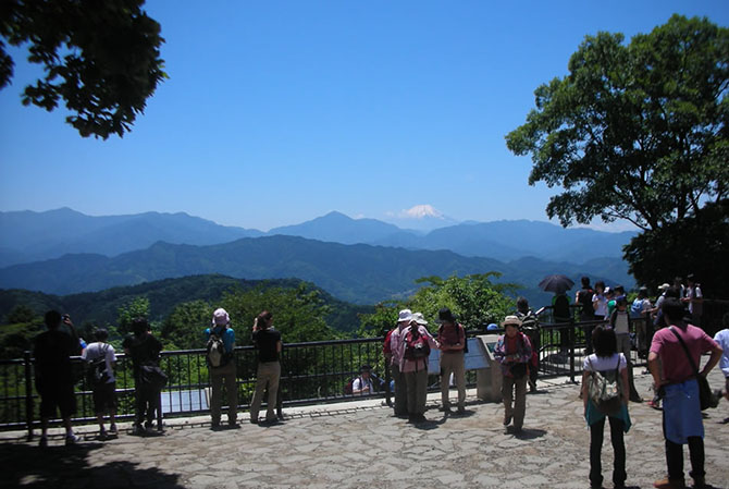 高尾山顶美景