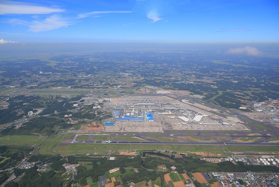 Panoramablick auf den Flughafen Narita