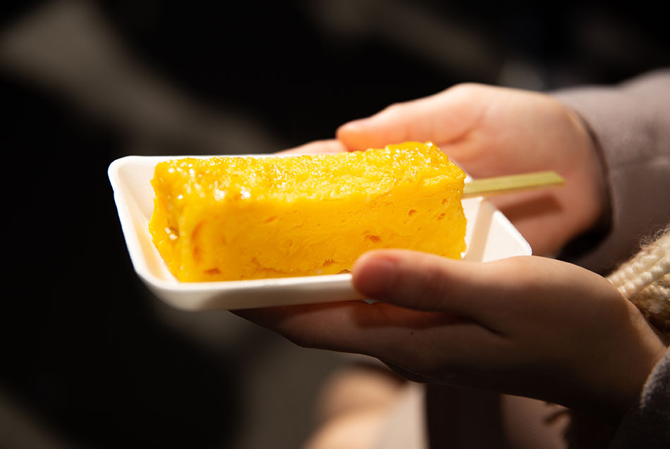 hot tamagoyaki (Japanese-style omelets)