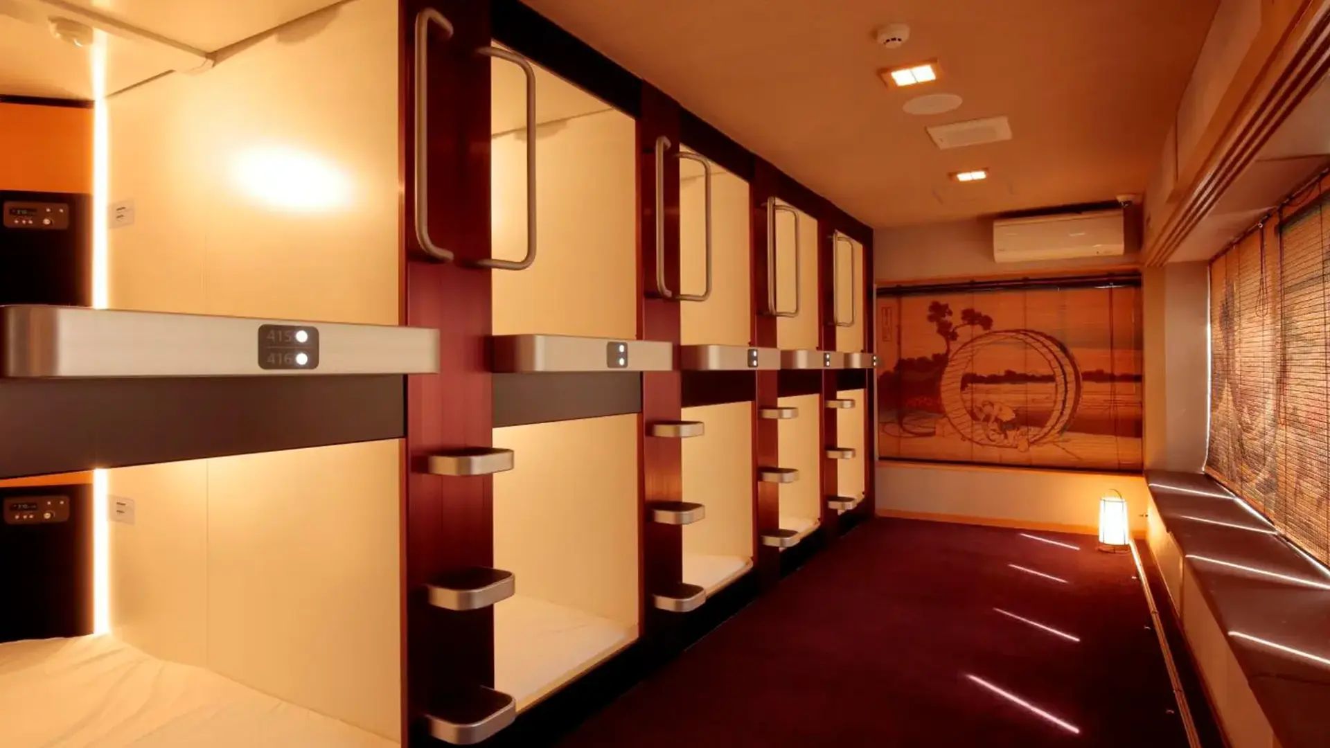 capsule hotel travel japan