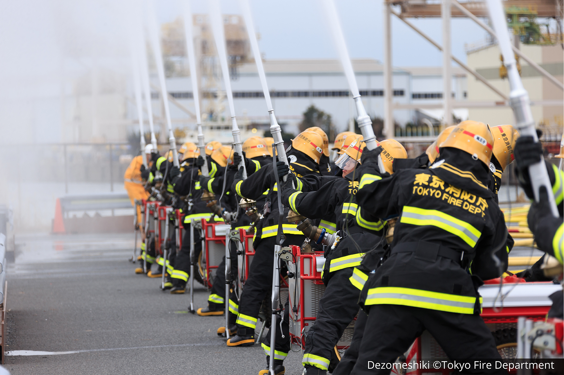 Winter Brings Familiar Traditions and Grand Transformations for Tokyo (2)