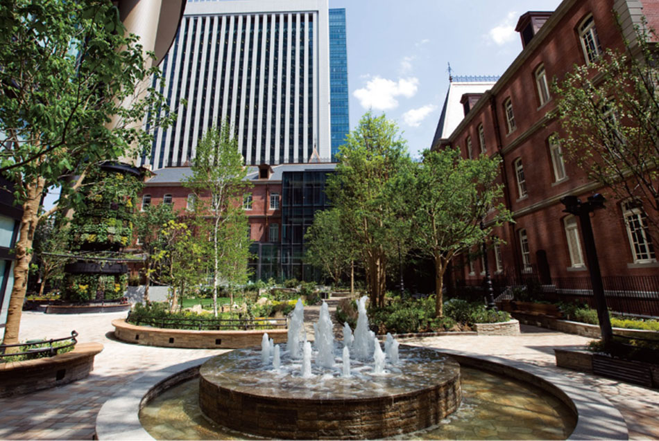 Marunouchi Brick Square