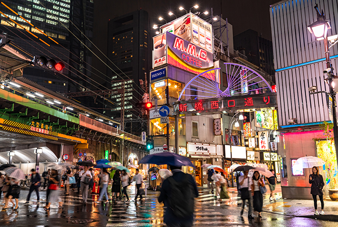 Vista de una calle en Shimbashi