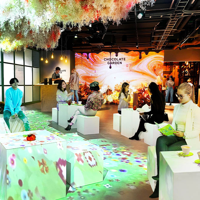 国内初常設の進化系フラワーアート施設『NAKED FLOWERS FOR YOU』が