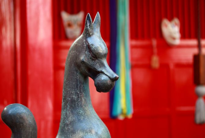 のらくろ」のデザインマンホール蓋／東京の観光公式サイトGO TOKYO