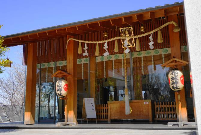 Gebäude im Akagi-jinja-Schrein