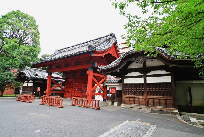 Akamon-Tor der Universität Tokyo