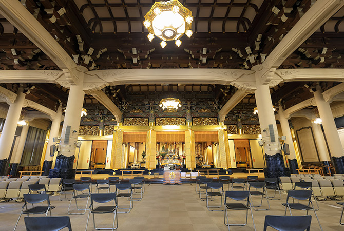 Tsukiji Hongwanji (interior)