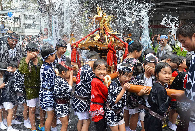 Fukagawa Hachiman Matsuri