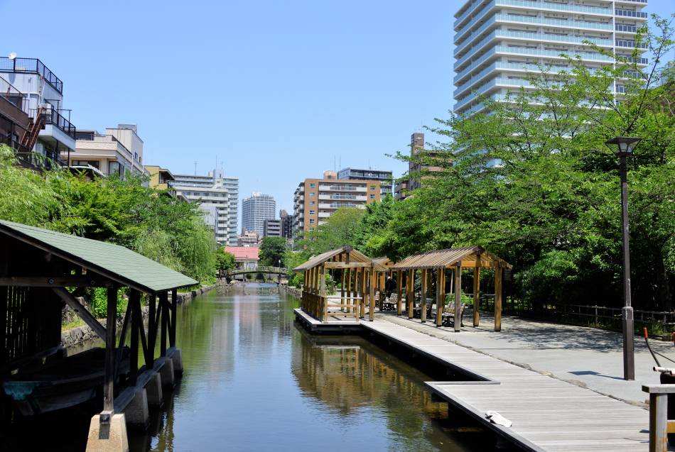 Fluss in Kiyosumi Shirakawa