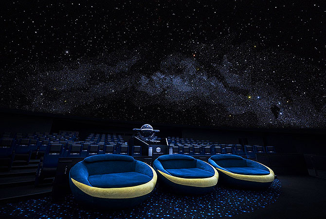 Il Konica Minolta Planetarium Tenku (posti a sedere)