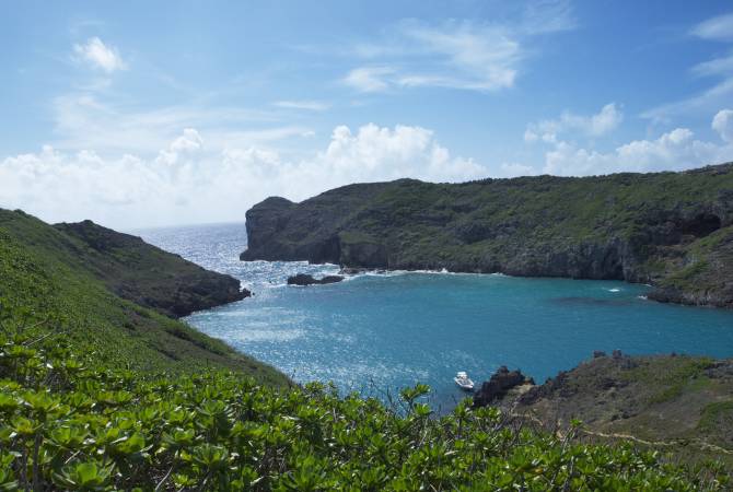 The coast along Chichijima