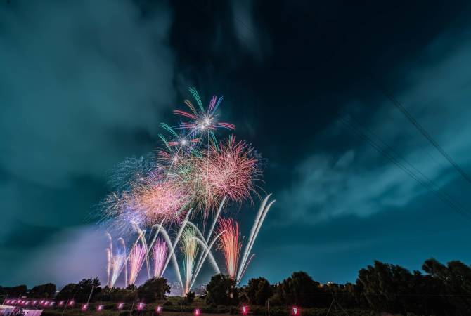 "Spettatori al Festival dei fuochi d’artificio di Itabashi "