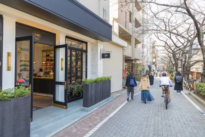 A street in Nakameguro (variety goods store)