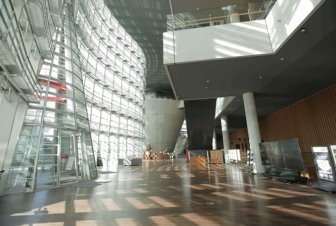 Interno del Centro Nazionale dell’Arte di Tokyo