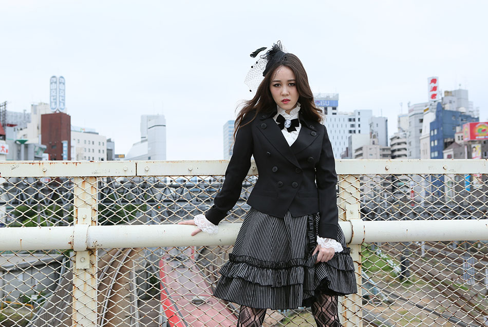 Girl wearing Harajuku goth fashion