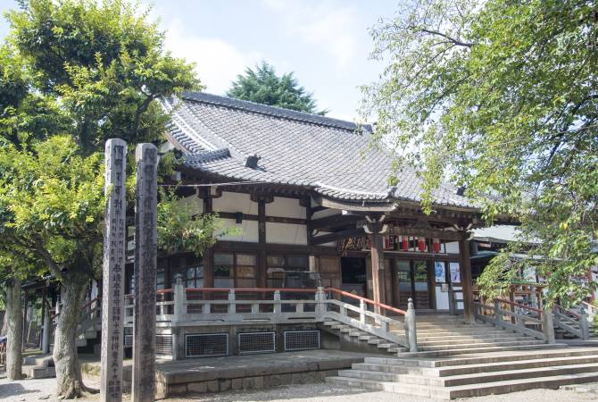 新井药师 梅照院（本堂）