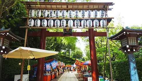 Approach to Nezu-jinja Shrine Annual Grand Festival