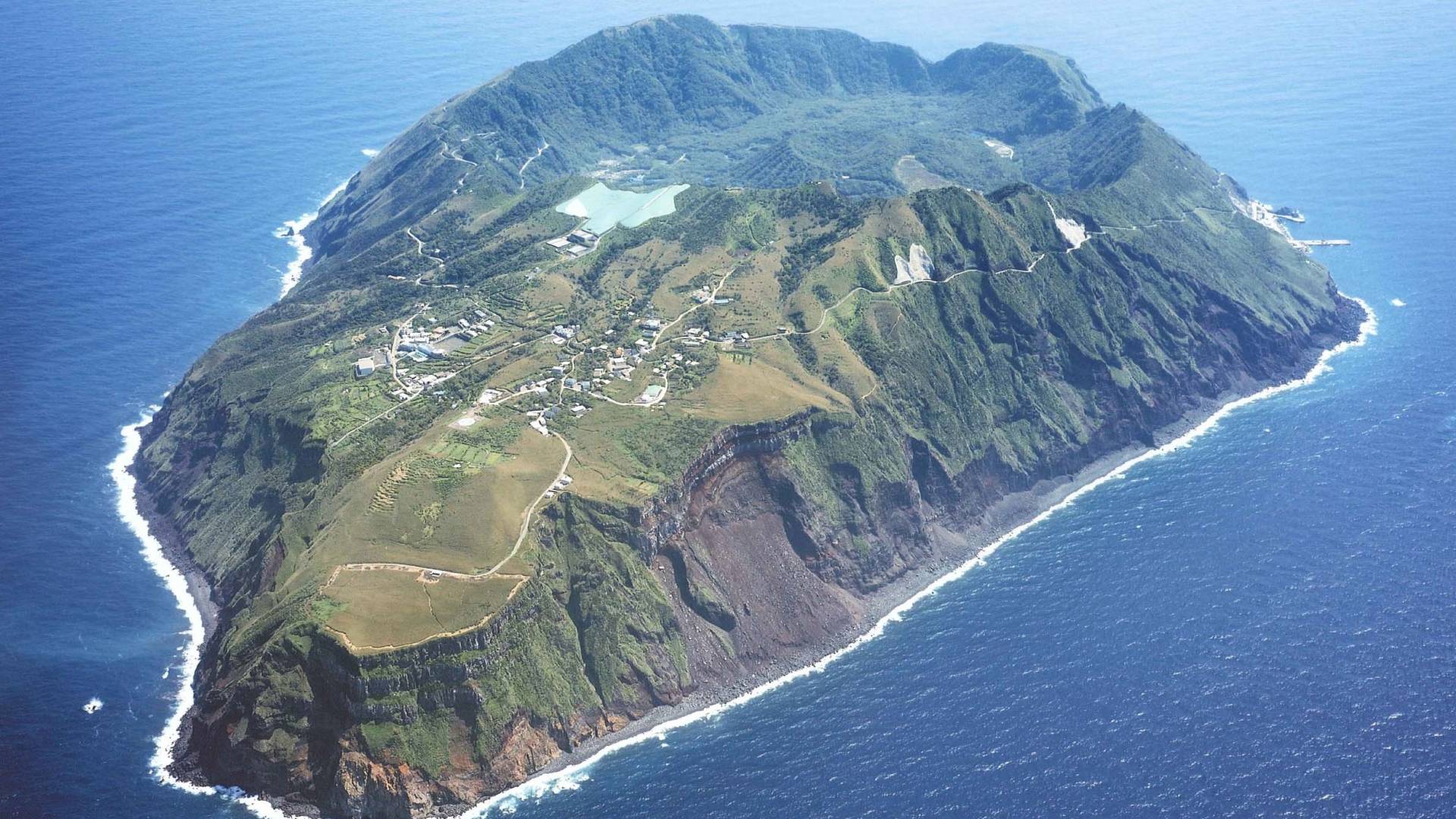aogashima-island